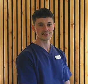 Ross-panel(1) Ross Gemmell osteopath practitioner portrait